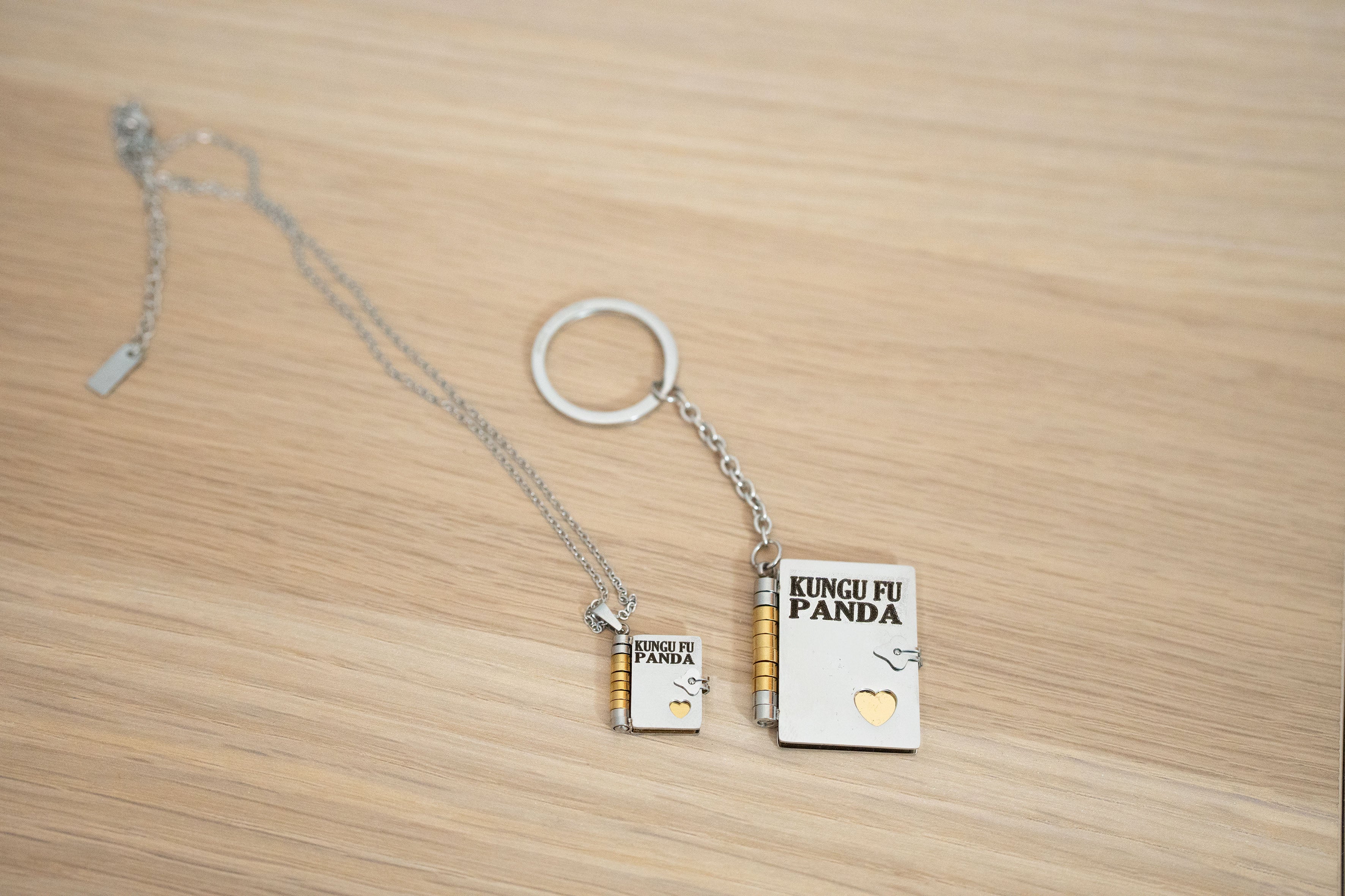 Collana o portachiavi Book Frase Kung fu