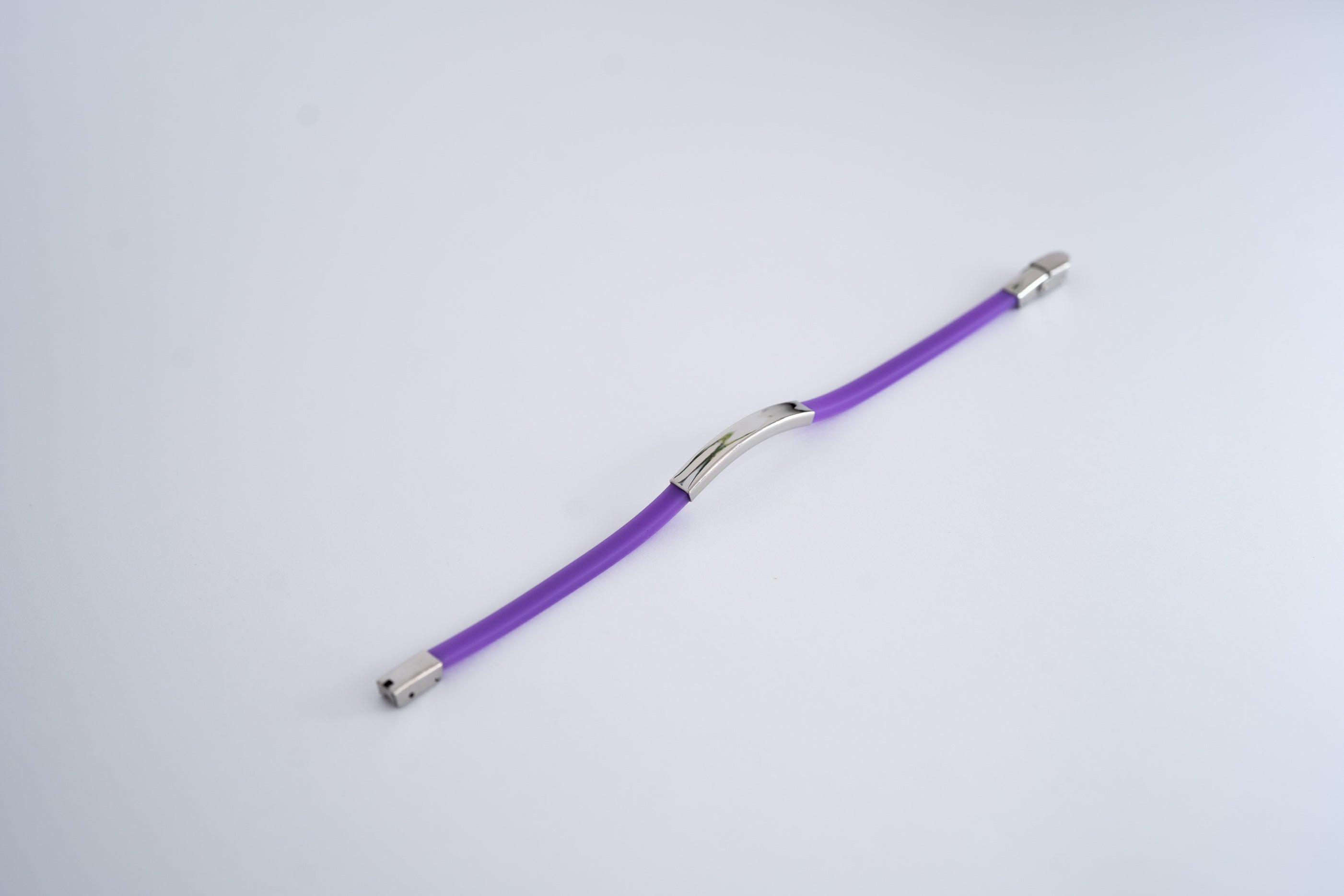 Bracciale in gomma con placchetta in acciaio Multicolor