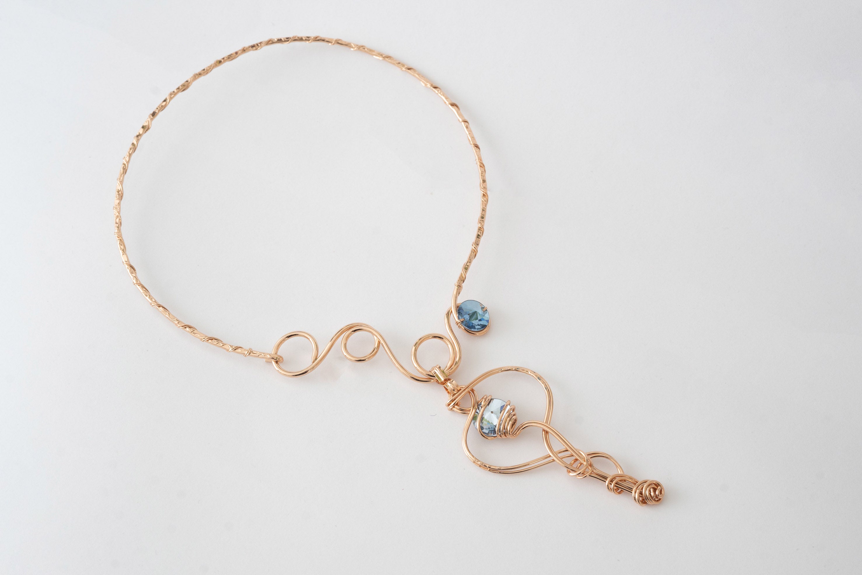 Necklace in rose gold and Mod3 crystal